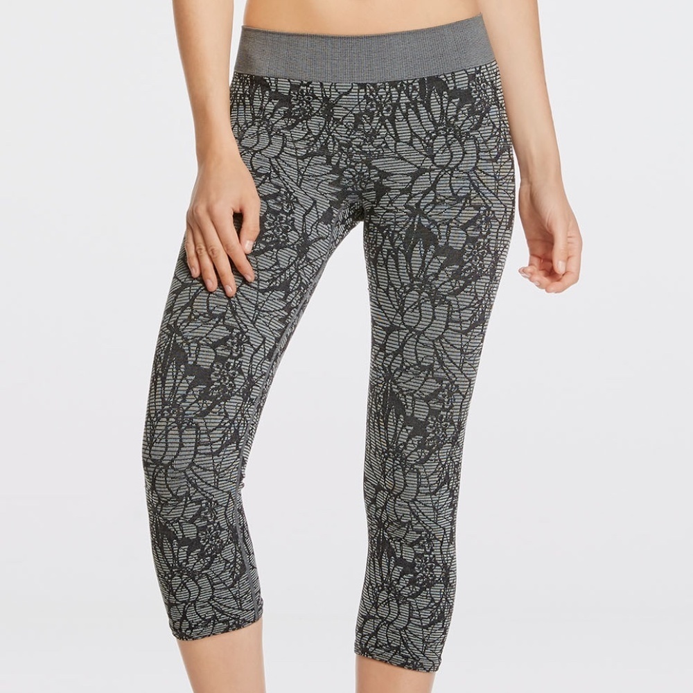 Fabletics Gray & Black Floral Sebastian Seamless Cropped Tight